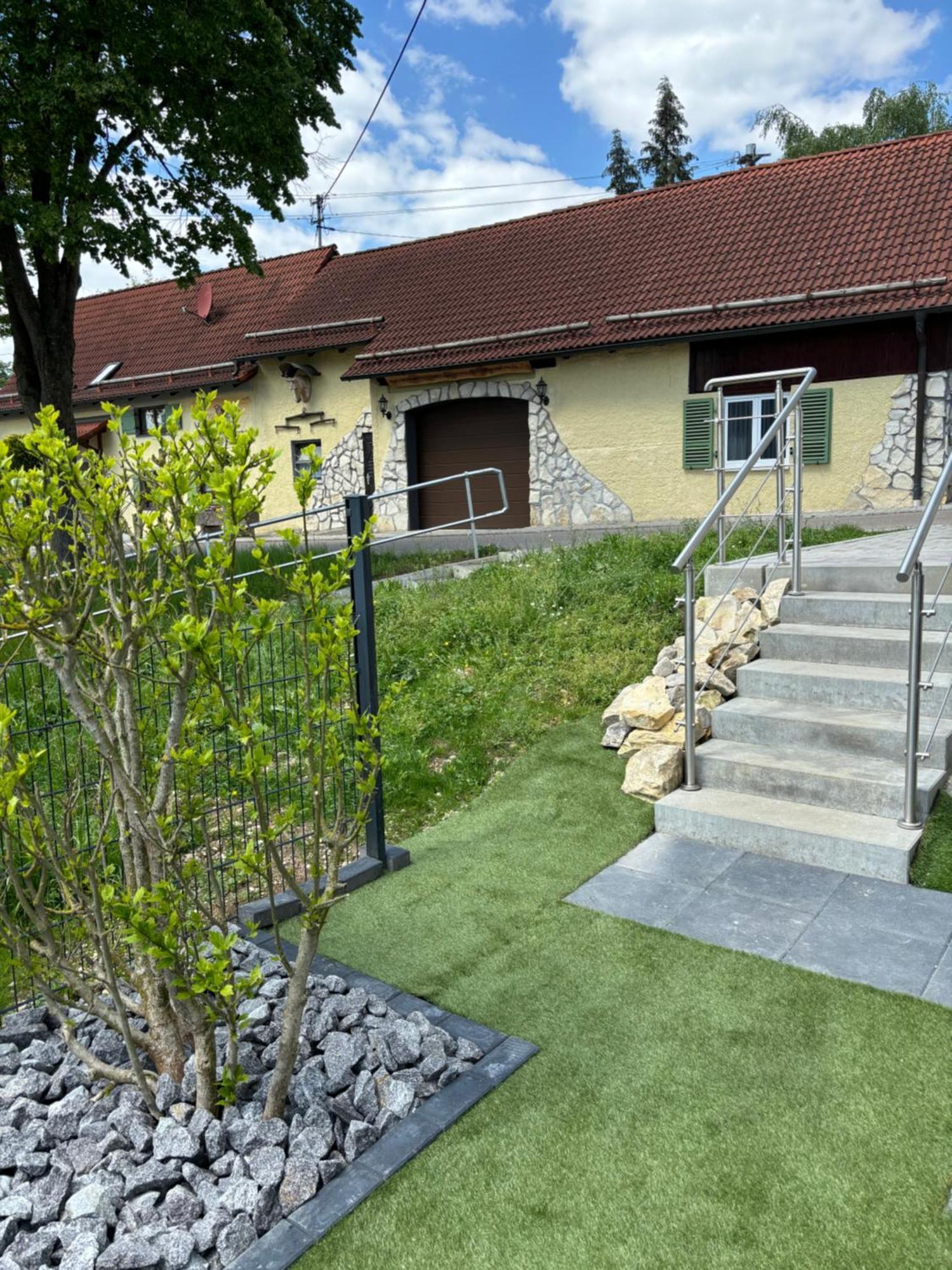 Ferienwohnung Im Usseltal - Zirben Spa - Monheimer Alb - Altmuehltal - Familie Geyer Daiting Monheim  Экстерьер фото